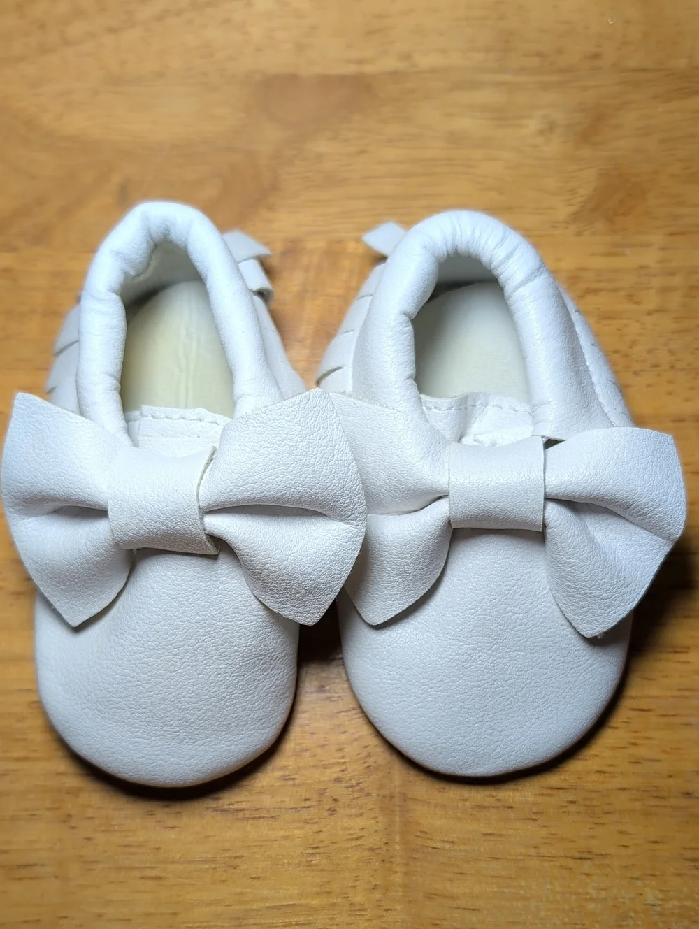 Desdemona White PU Leather Baby Moccasins Soft Soled Fringe Bow Girls Size XS